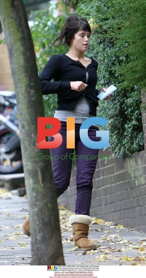 Gemma Arterton runs to corner shop