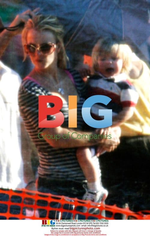 Britney Spears at Pumpkin Patch with Sons