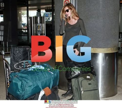 Gisele Bundchen Arriving at LAX