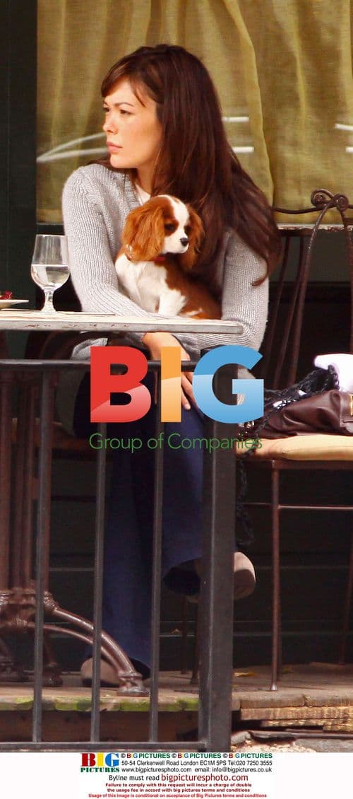 Lindsay Price and friend have dinner in West Village