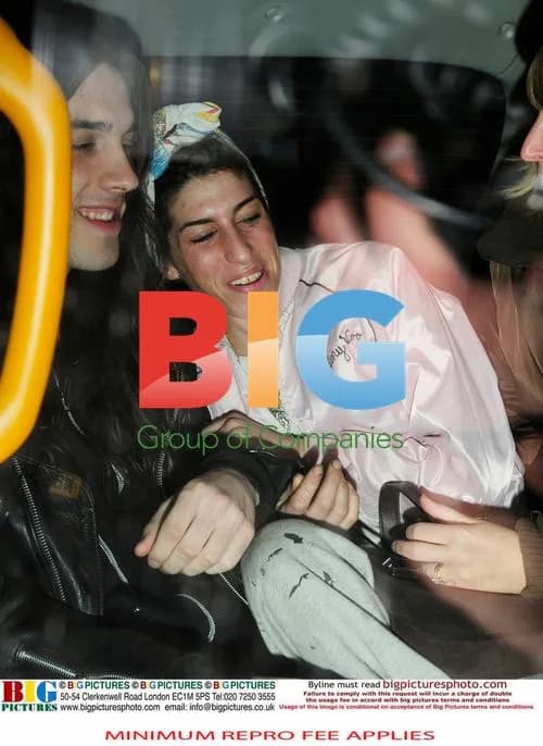 Amy Winehouse en route to London clinic