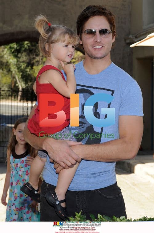 Peter Facinelli at Halloween Carnival