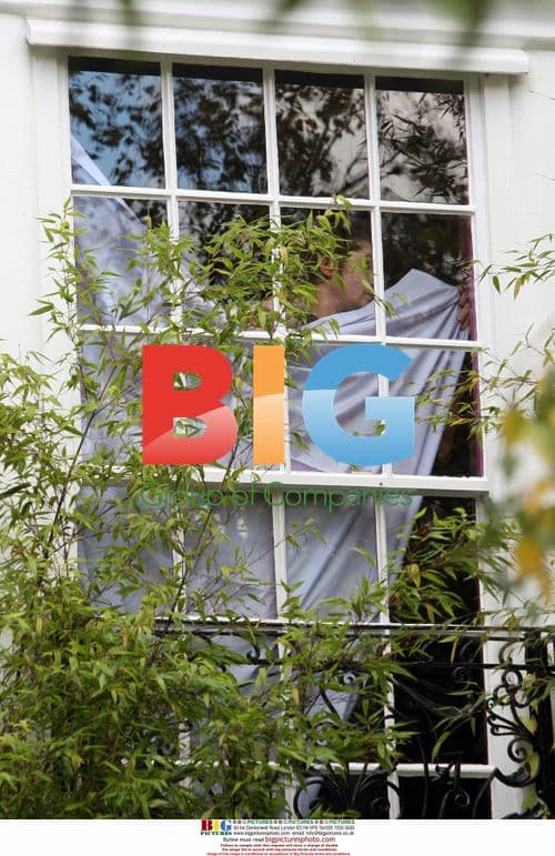 BBC presenter Ross's kids hang curtains