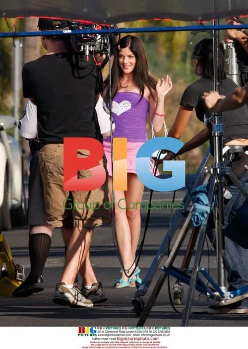 Selma Blair on 'Kath & Kim' TV show set