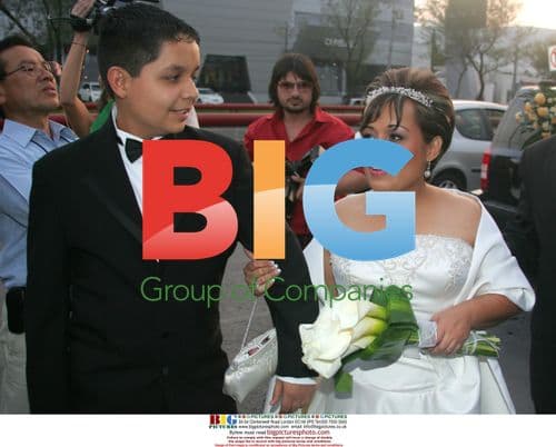 World's heaviest man gets married in Monterrey