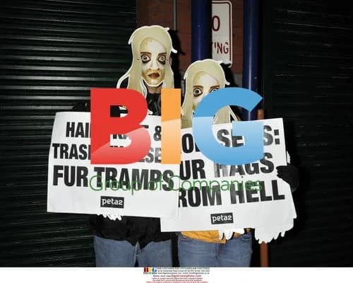 Olsen Twins Fur Protest