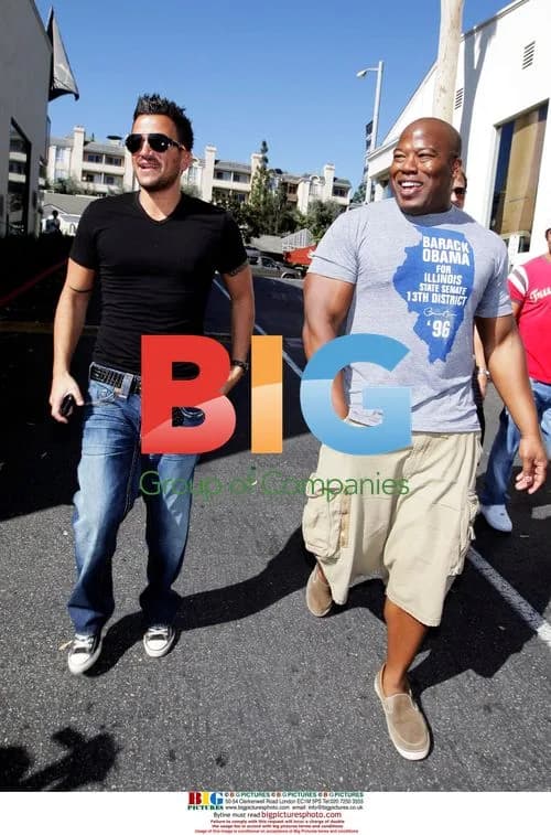 Peter Andre shops with brother in LA