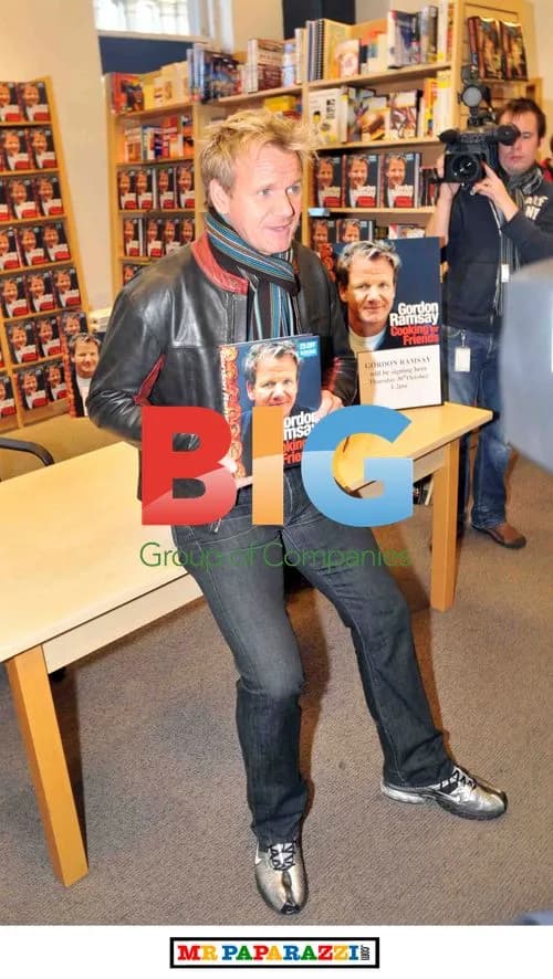 Gordon Ramsay Signs New Book in Glasgow