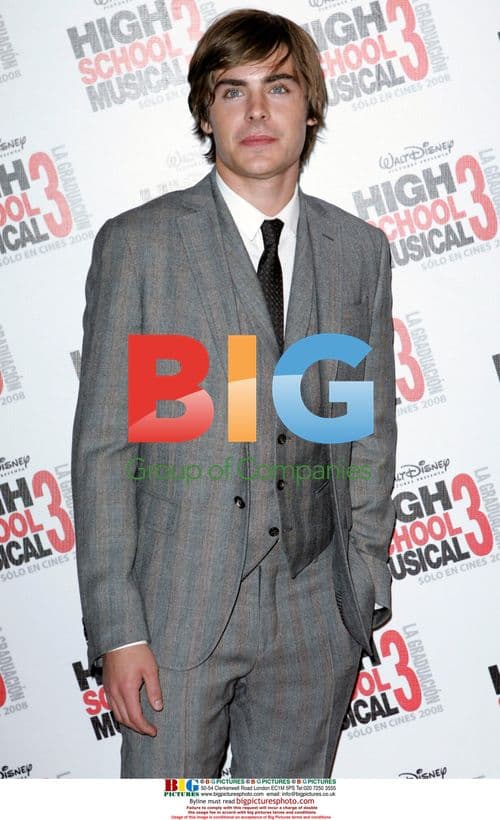 Zac Efron at HSM3 premiere in Mexico