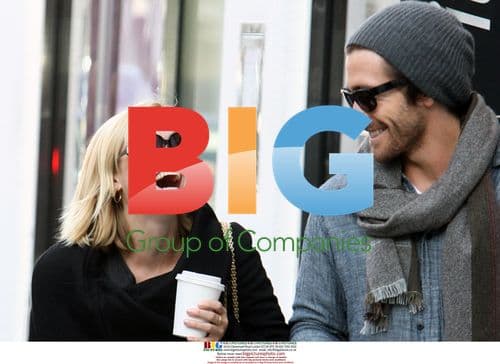 Reese Witherspoon and Jake Gyllenhaal Shopping in London