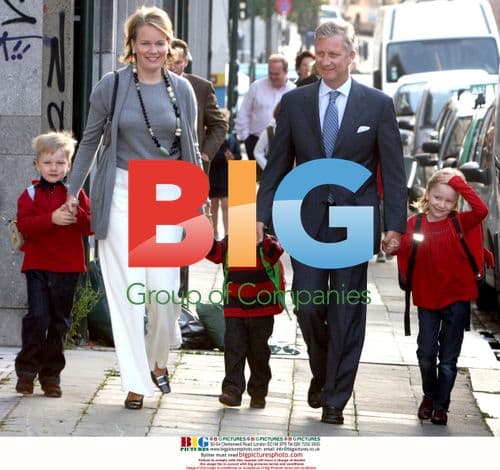 Royal Family Drops Off Kids at School