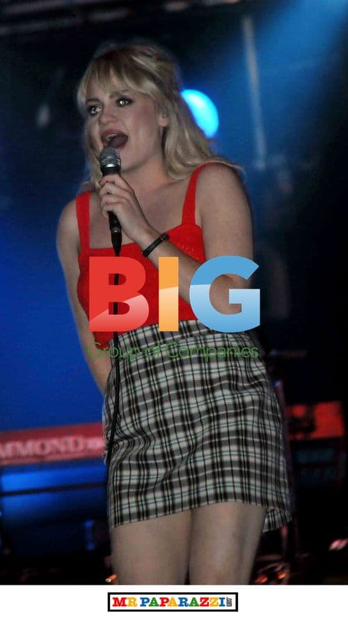 Duffy Performing at Hydro Connect Festival