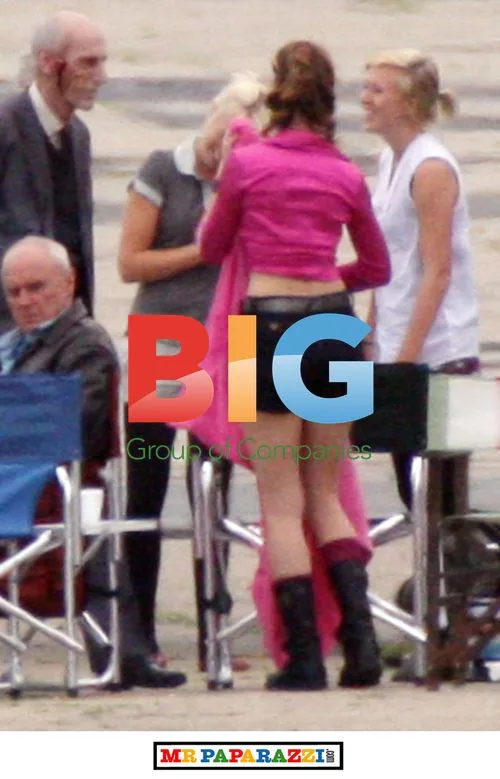Kelly Brook Enjoying Life on Set