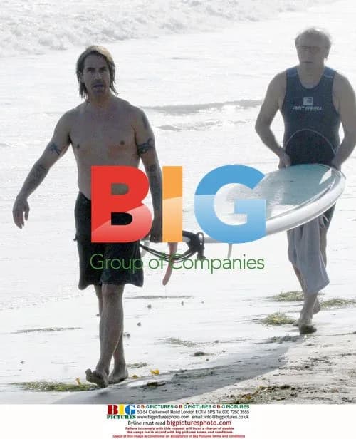 Anthony Kiedis surfs with family in Malibu