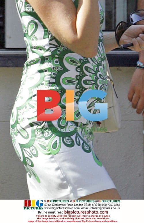 Pregnant Tamara Beckwith Shopping with Husband