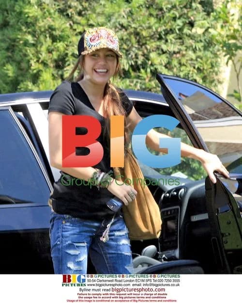 Miley Cyrus goes to voice lesson in Burbank