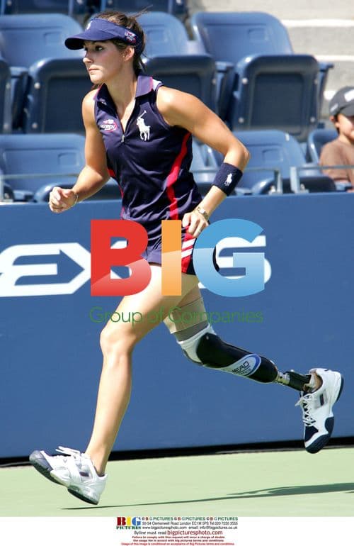Amputee ball girl at US Open