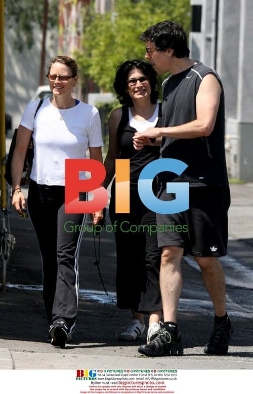 Jodie Foster has lunch with friends