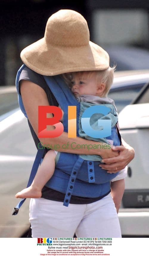 Keri Russell and son shopping
