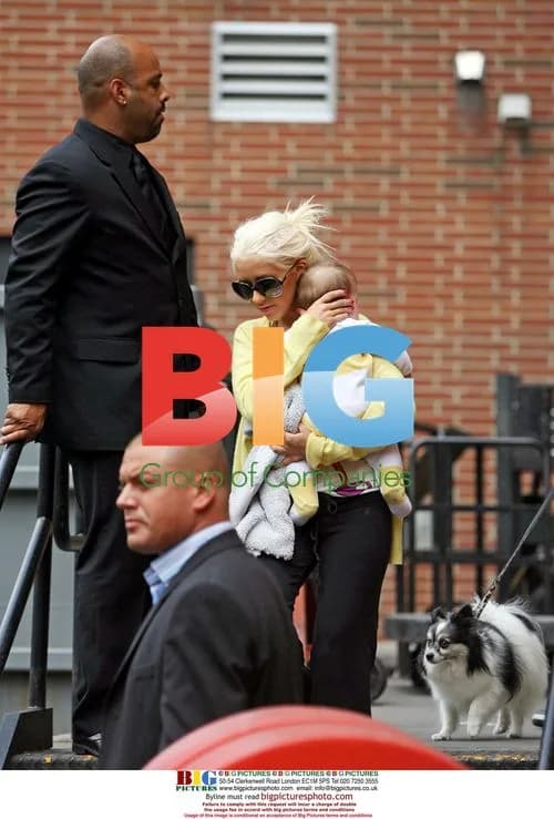 Christina Aguilera and family leave New York hotel