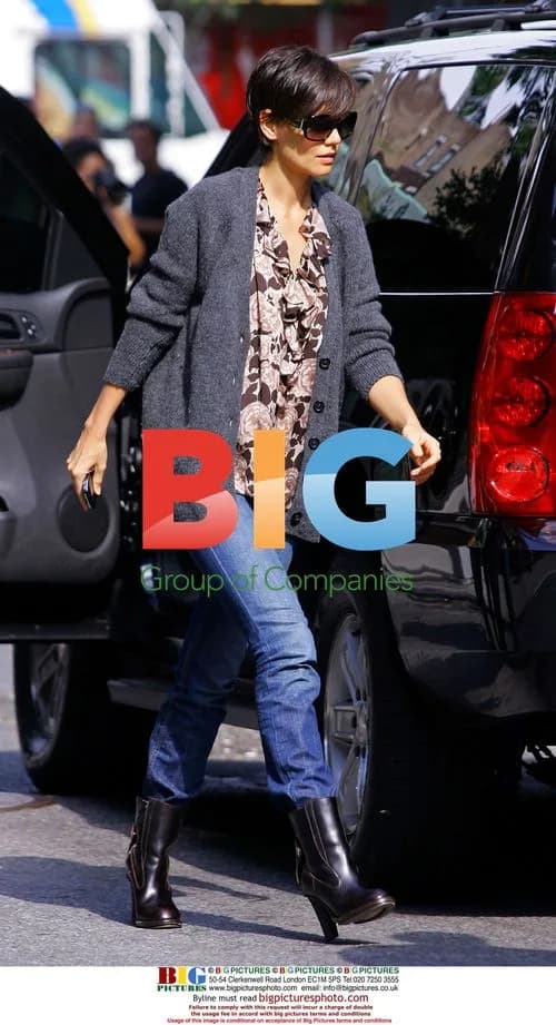 Katie Holmes rehearses for "All My Sons"