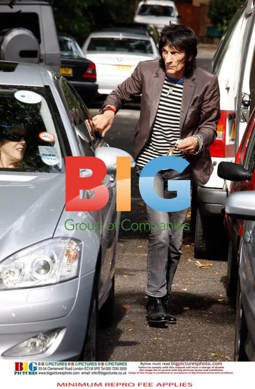 Ronnie Wood Arrives at New Home with Girlfriend