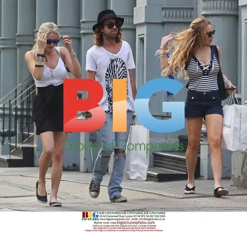 Lindsay Lohan Shopping in Soho
