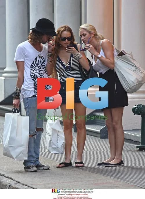 Lindsay Lohan Shopping in Soho