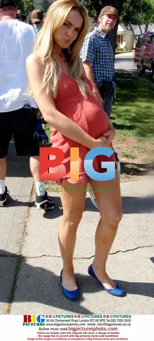 Lindsay Lohan Dressed as Pregnant Woman