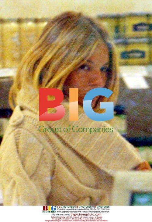 Sienna Miller Shopping with Dad in London