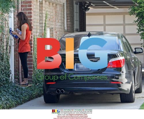 Jessica Alba Arrives at Acting Coach's