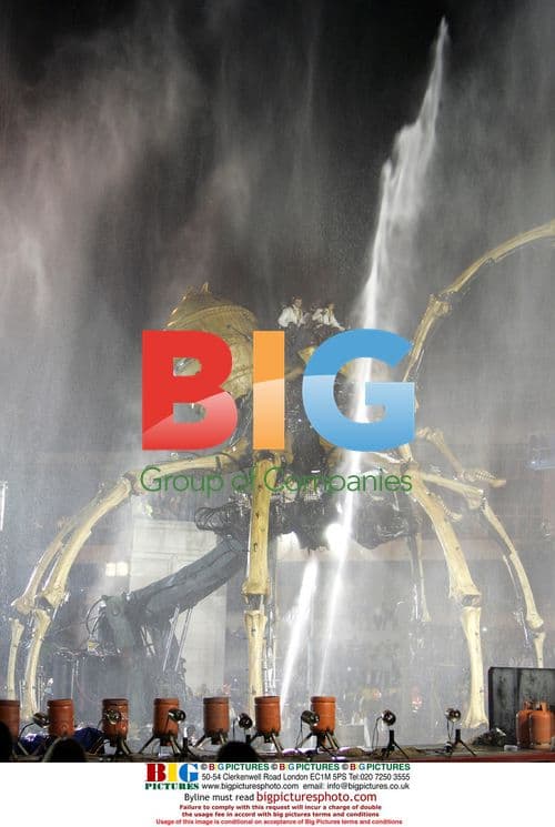 Massive Mechanical Spider 'La Princesse' in Liverpool