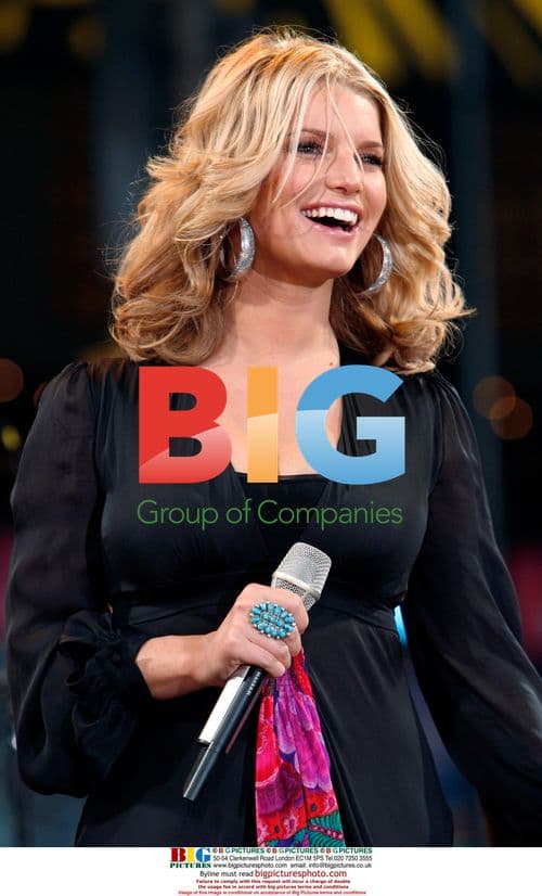 Jessica Simpson performs on "Good Morning America"