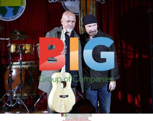 Peter Gabriel receives Amnesty International award