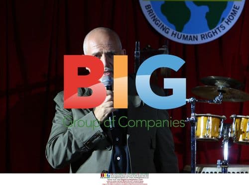 Peter Gabriel receives Amnesty award from The Edge