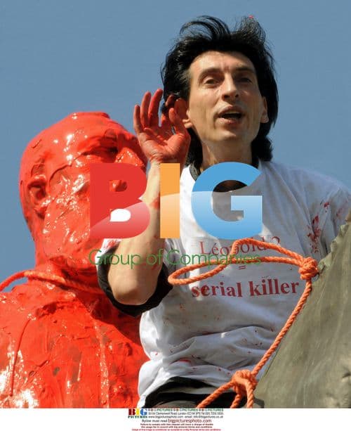 Theophile de Giraud protests King Leopold II statue