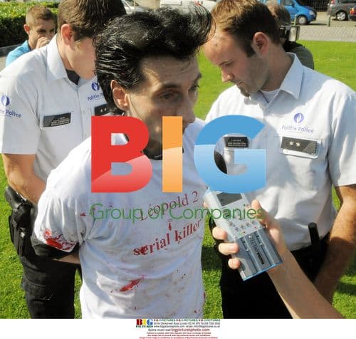 Author Theophile de Giraud protests King Leopold II statue