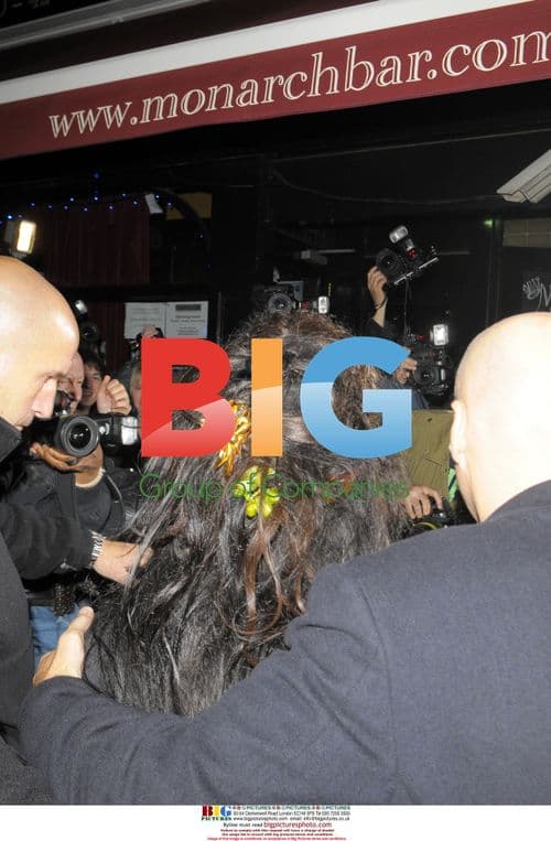 Amy Winehouse Leaving for London Gig