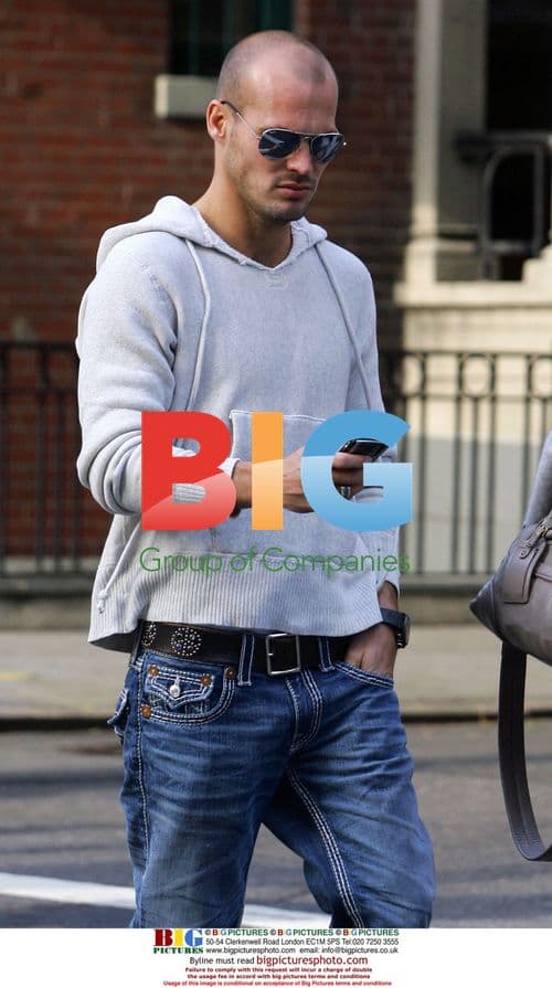 Footballer Freddie Ljungberg with women in New York