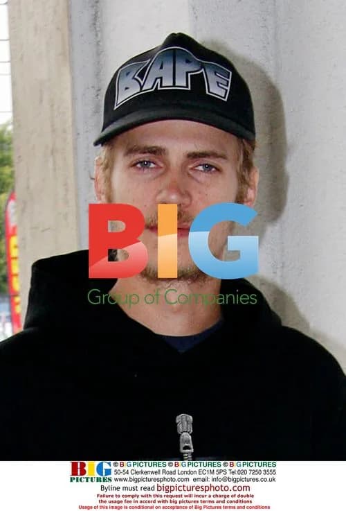 Hayden Christensen Leaves Medical Office