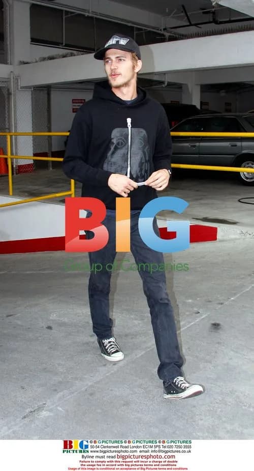 Hayden Christensen Leaving Doctor's Office