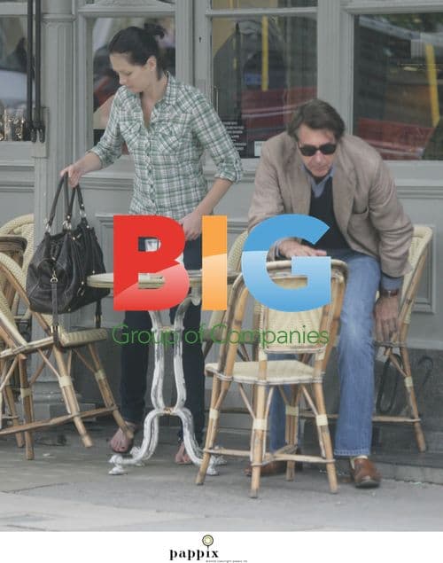 Bryan Ferry grabs coffee with ex-girlfriend