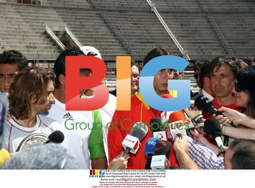Nadal and Spanish team practice in bullring