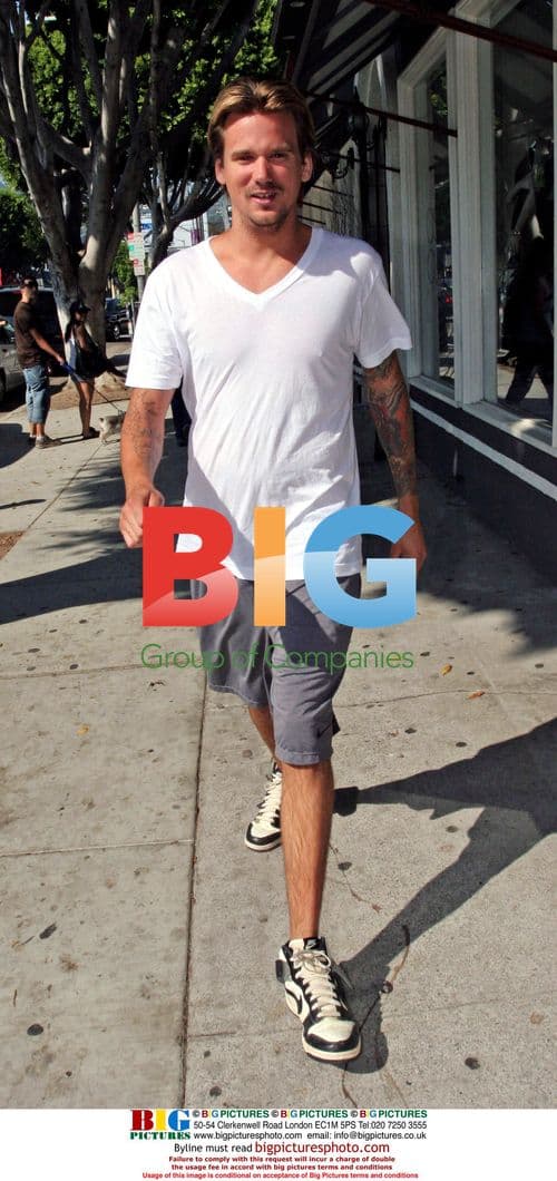 Sean Stewart walks into Newsroom