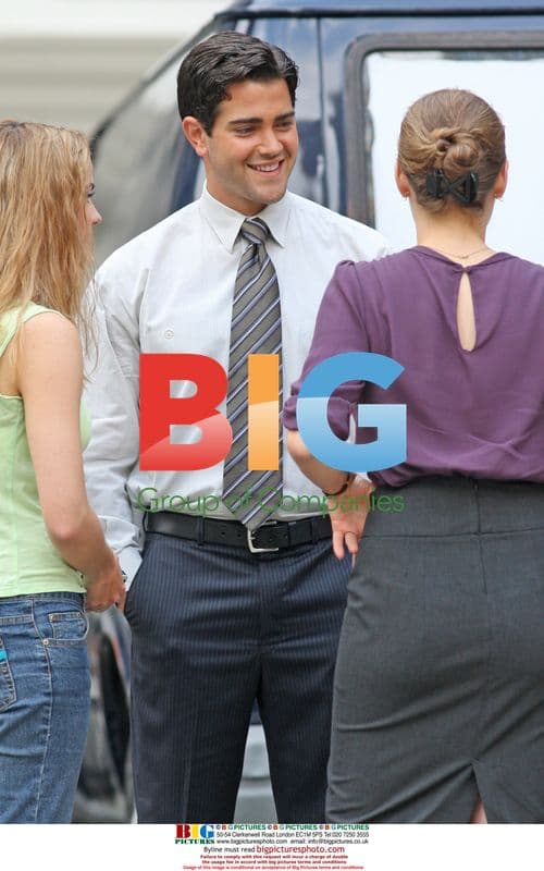 Jesse Metcalfe and Erika Christensen on set