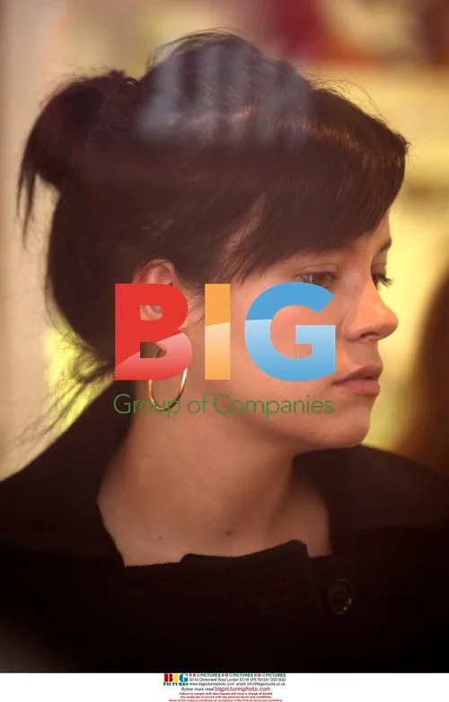Singer Lily Allen shops for plates in London