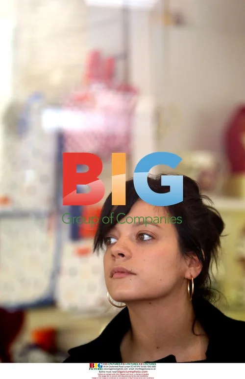 Lily Allen Shopping in London