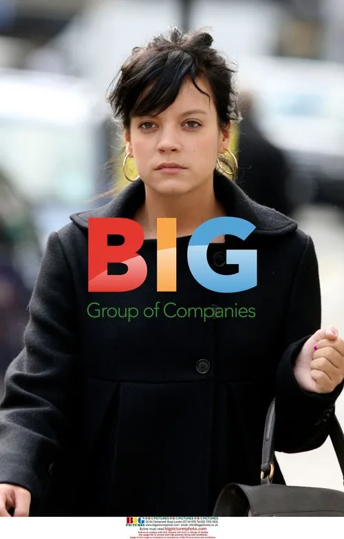 Singer Lily Allen shopping in London