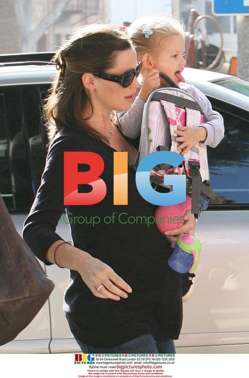 Jennifer Garner with daughter Violet