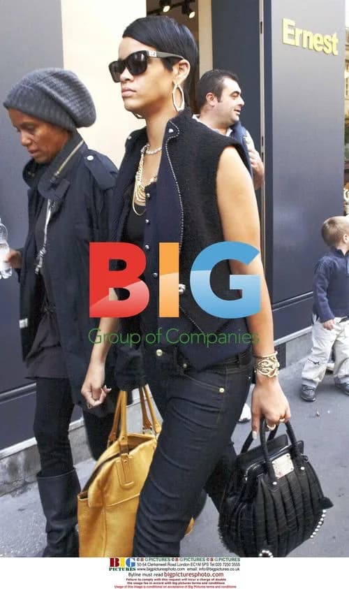Rihanna shopping in Paris